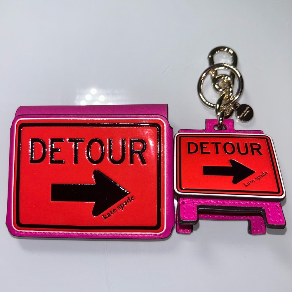 kate spade Kids Pink and Red 'Detour' Sign Accessory Set